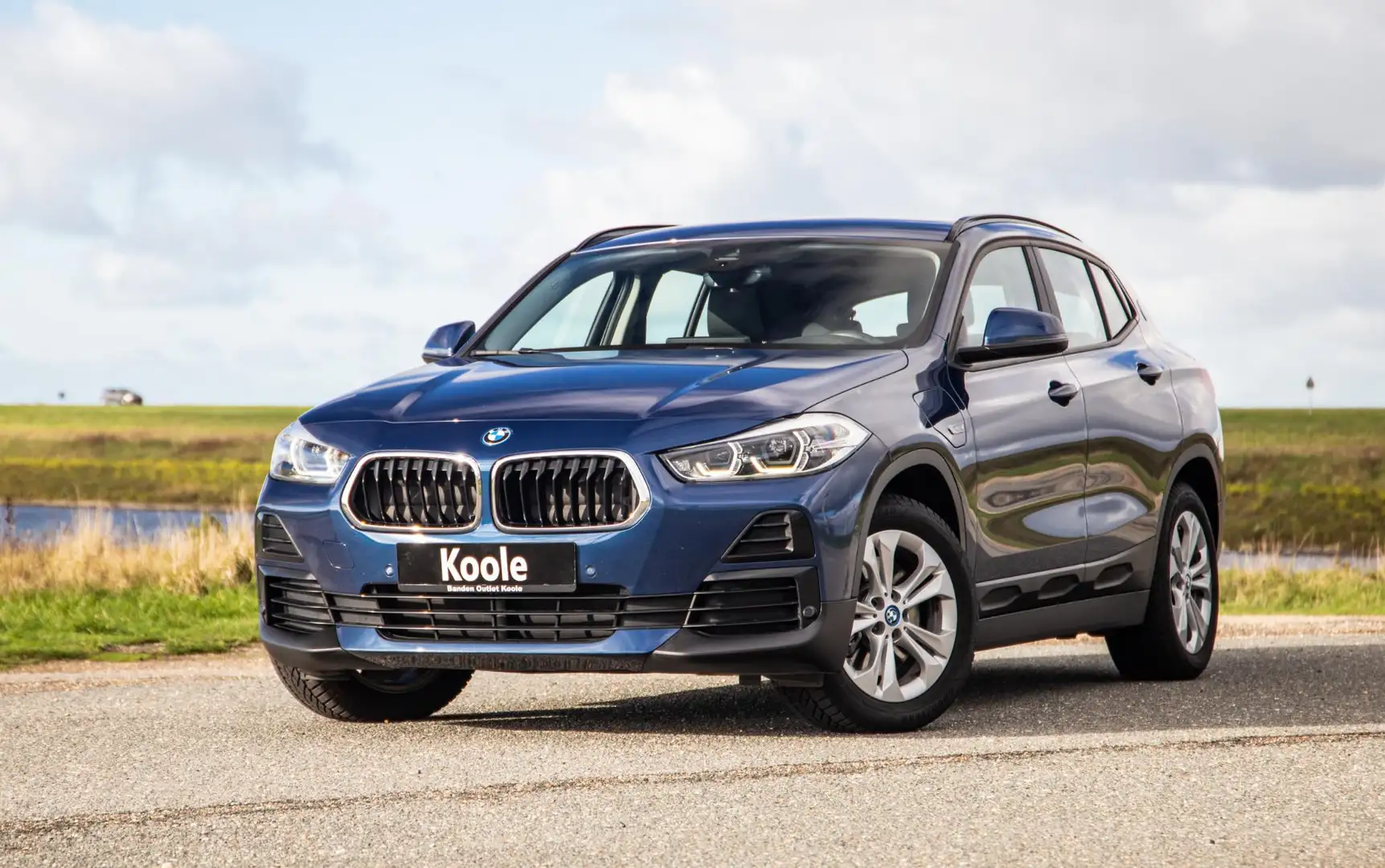 BMW X2 xDrive25e Executive CAMERA / LEDER / PLUG IN HYBRI Blauw - 1