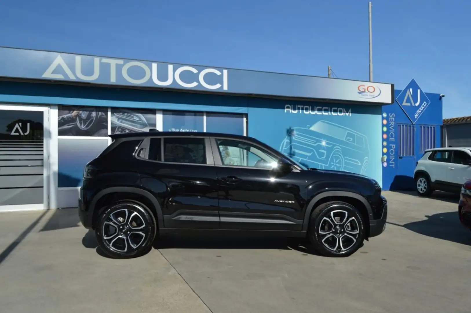 Jeep Avenger 1.2 Turbo 100 CV MHEV Summit Schwarz - 2