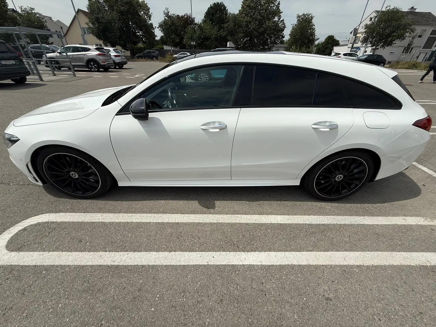 Mercedes-Benz CLA 220 CLA 220 Shooting Brake AMG Night Line Weiß - 2