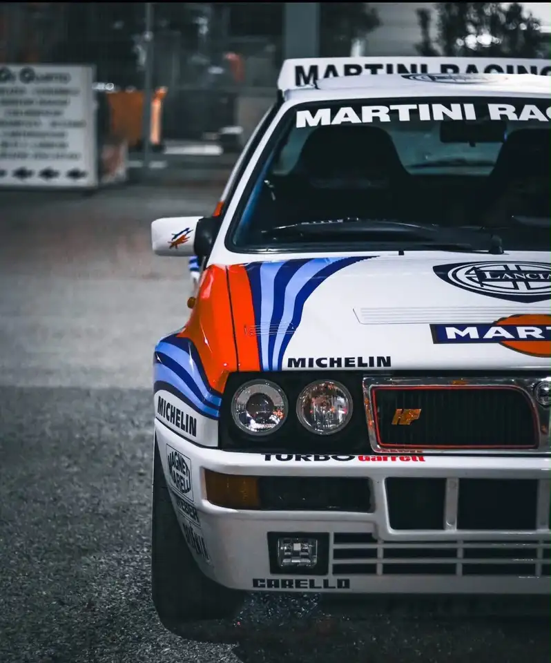 Lancia Delta 1.6 Turbo HF Martini, foto 4