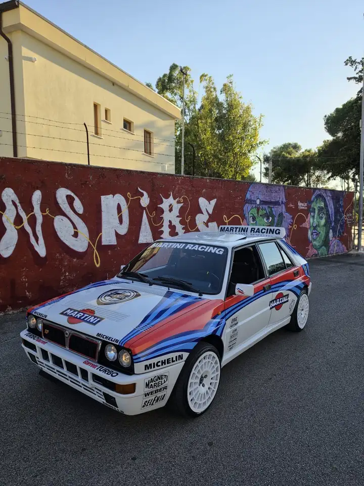 Lancia Delta 1.6 Turbo HF Martini, foto 8