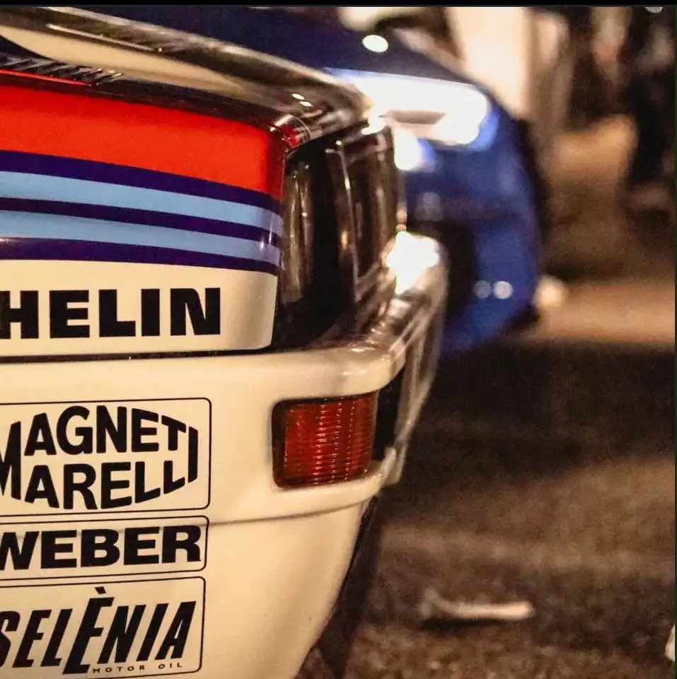 Lancia Delta 1.6 Turbo HF Martini, foto 6