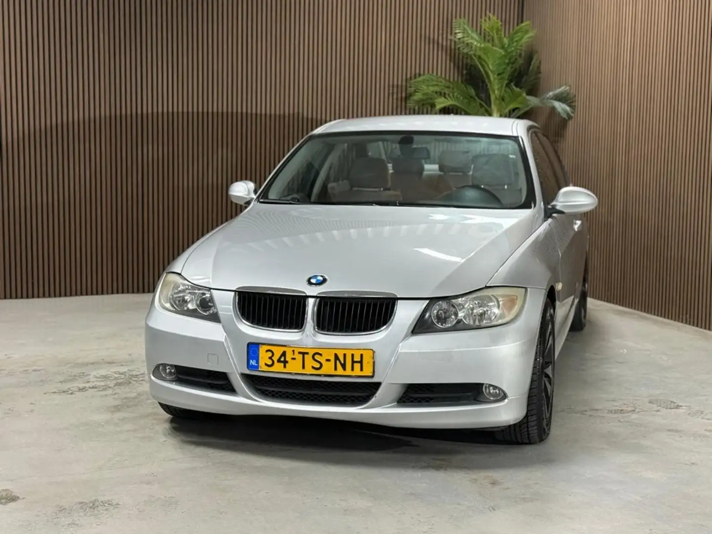 BMW 320 3-serie 320i Gris - 2