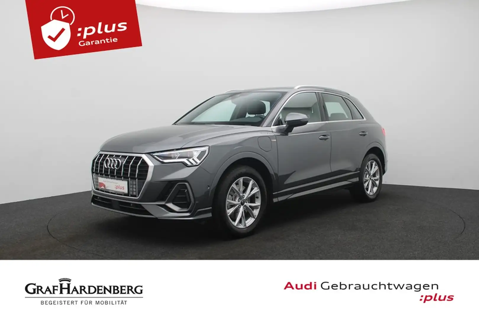 Audi Q3 45 TFSI e S line Matrix Navi ACC AHK Pano Grau - 1