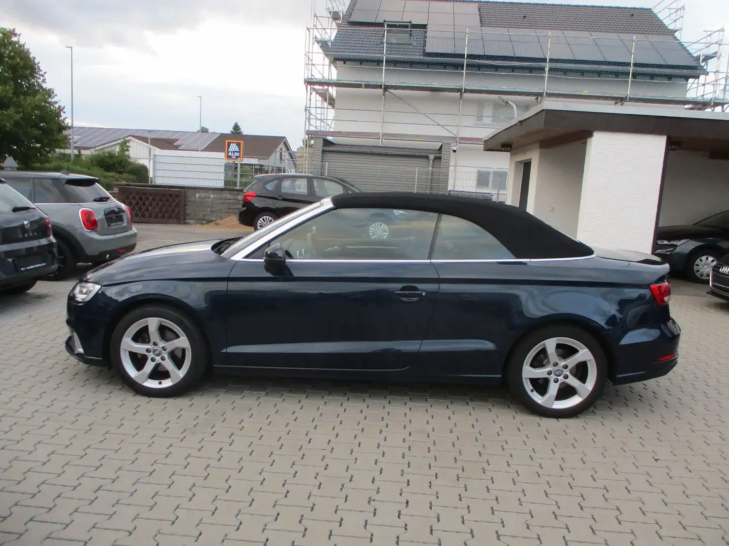 Audi A3 35 TFSI Sport Cabrio NAVI XENON SITZH TEM PDC Blau - 2