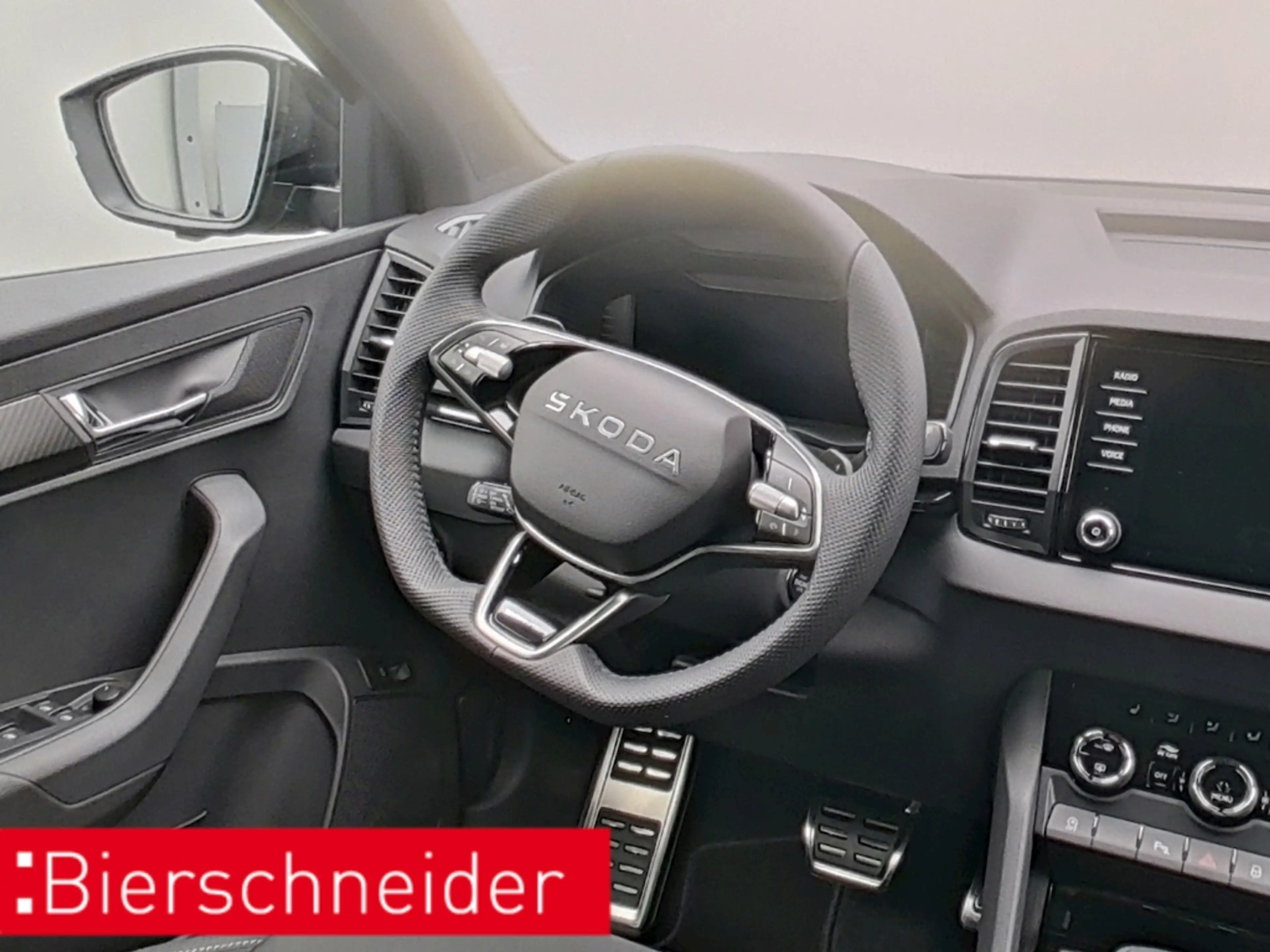 Skoda Karoq 1.5 TSI DSG Sportline AHK KAMERA MATRIX ACC — photo 12