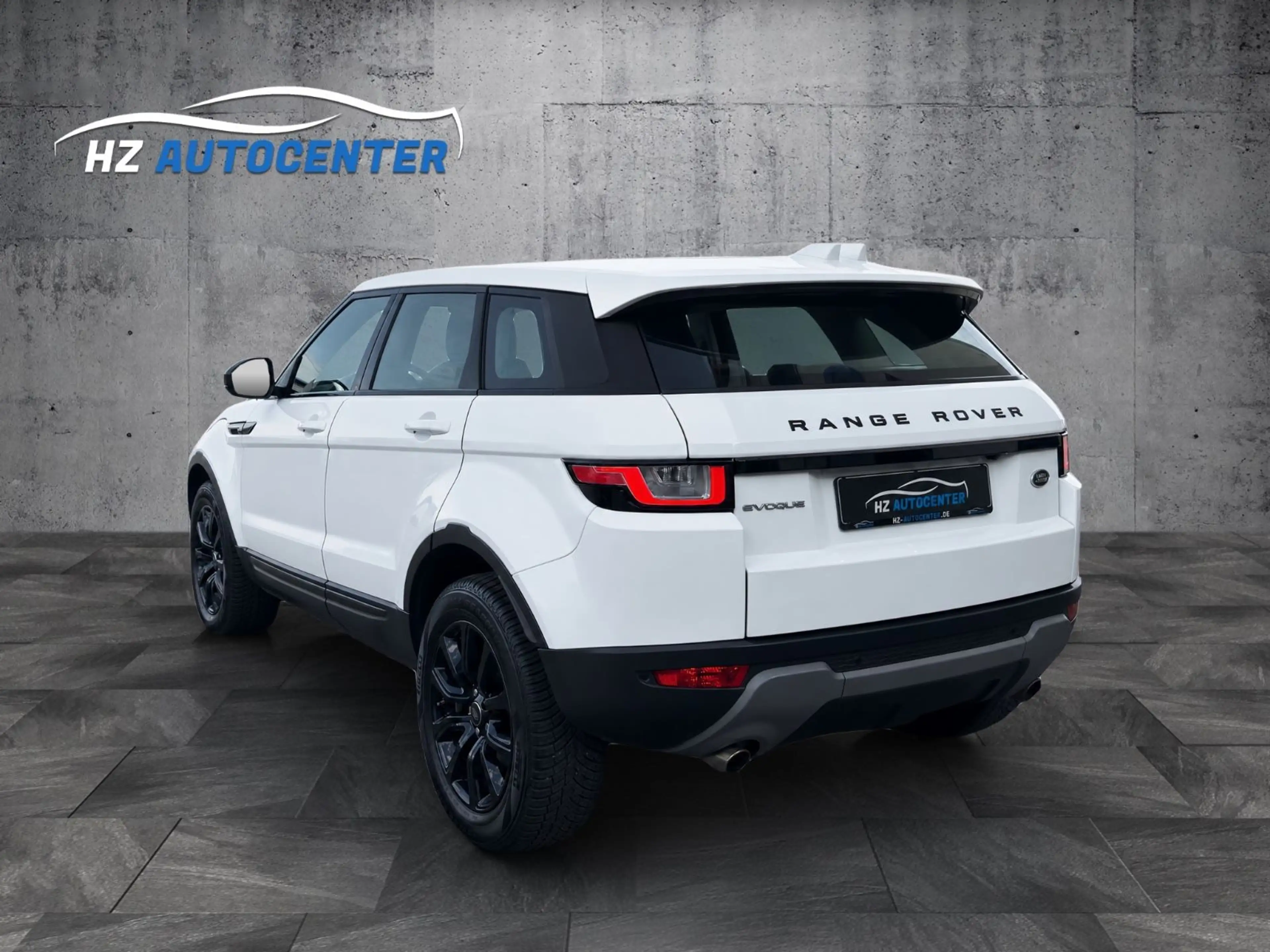 Land Rover Range Rover Evoque SE 2.0 TD4*PANO*BLACK*LEDER — photo 5