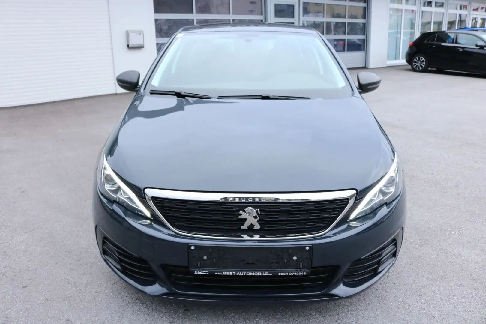 Peugeot 308 1,2 PureTech 110 Access S&S Grau - 2