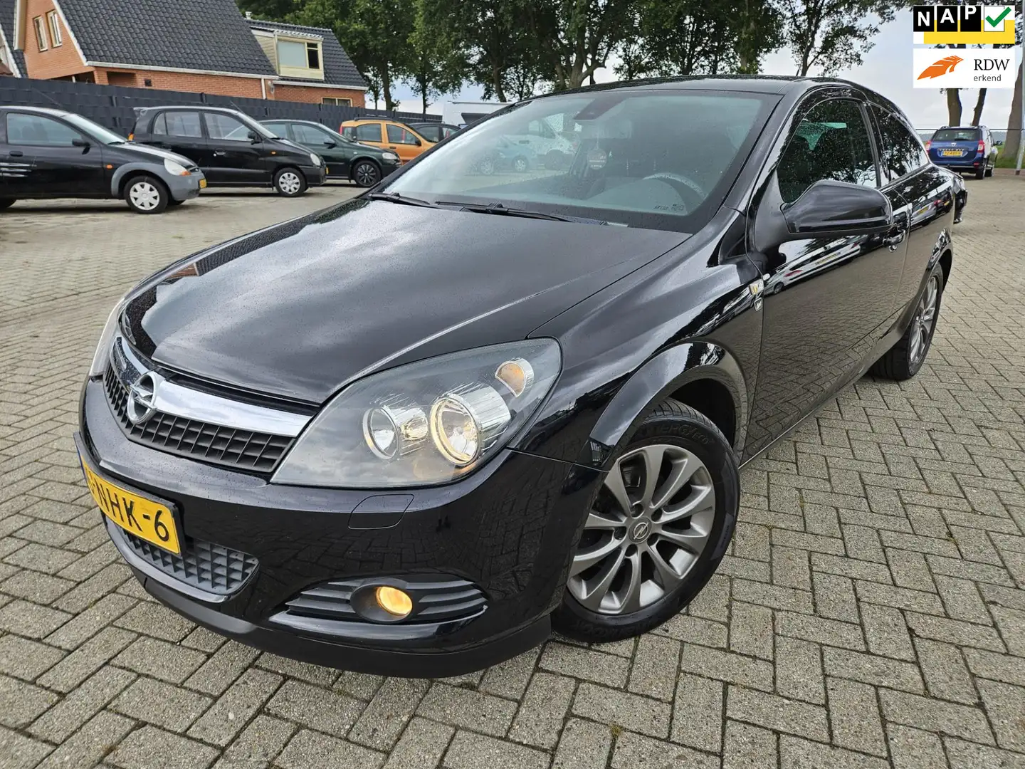 Opel Astra GTC 1.6 111 years Edition. 2010. Climate/Cruise/Li Negro - 1