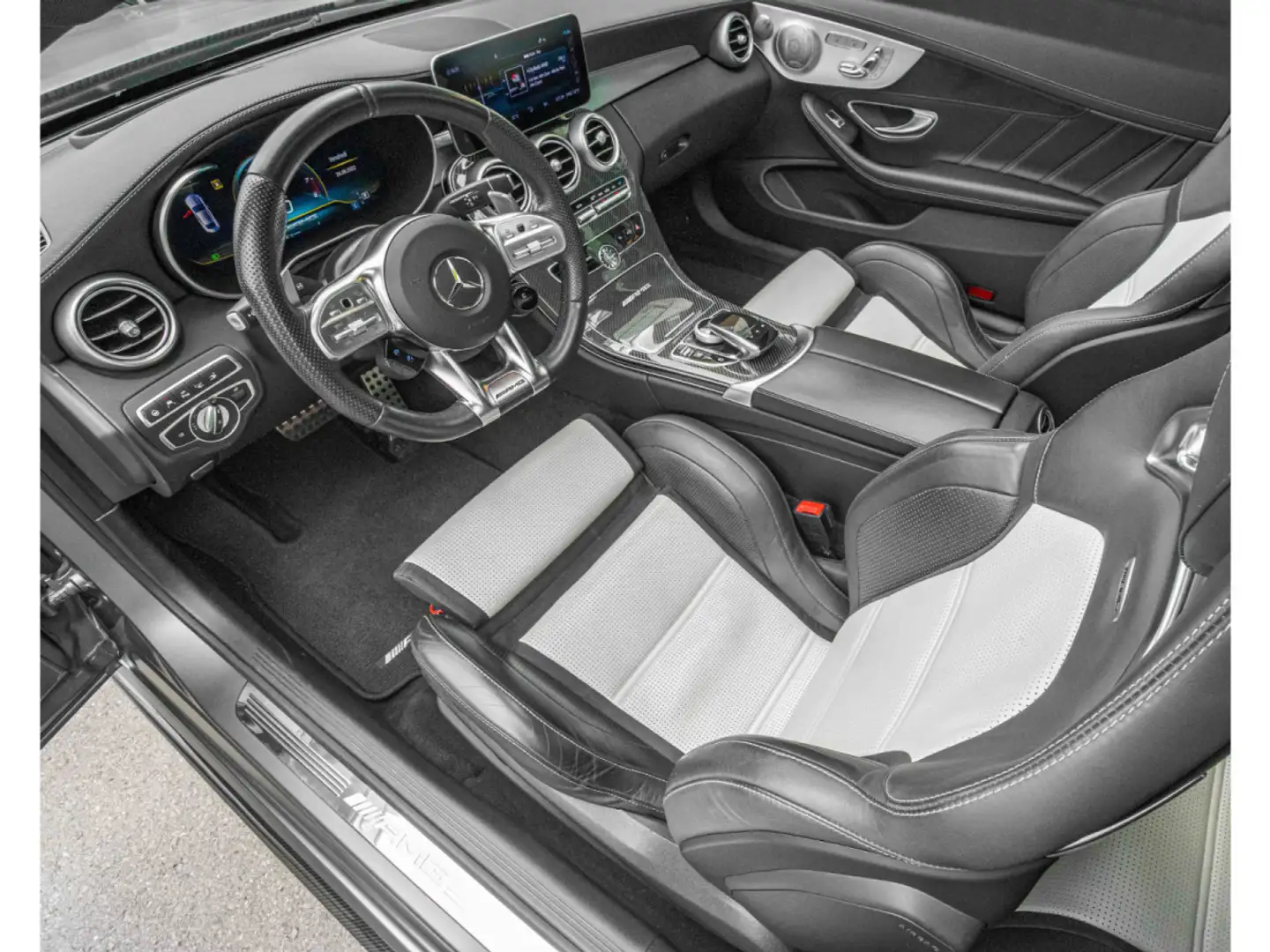 Mercedes-Benz C 63 AMG COUPE/DISTRONIC/CARBON/PERFO/360/VOLL/MAGNO DESIGN Gris - 2