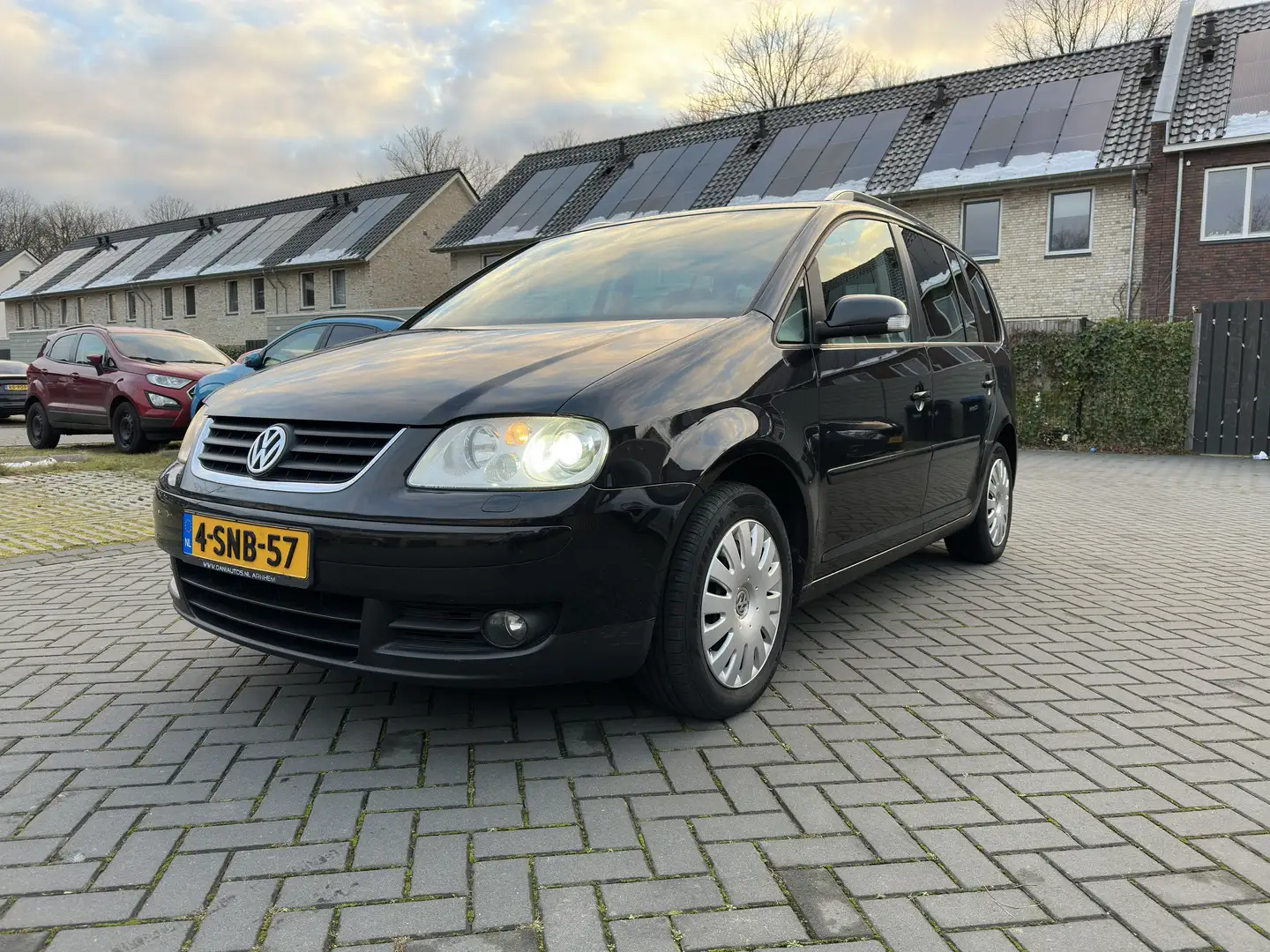 Volkswagen Touran 2.0 FSI Highline - 2