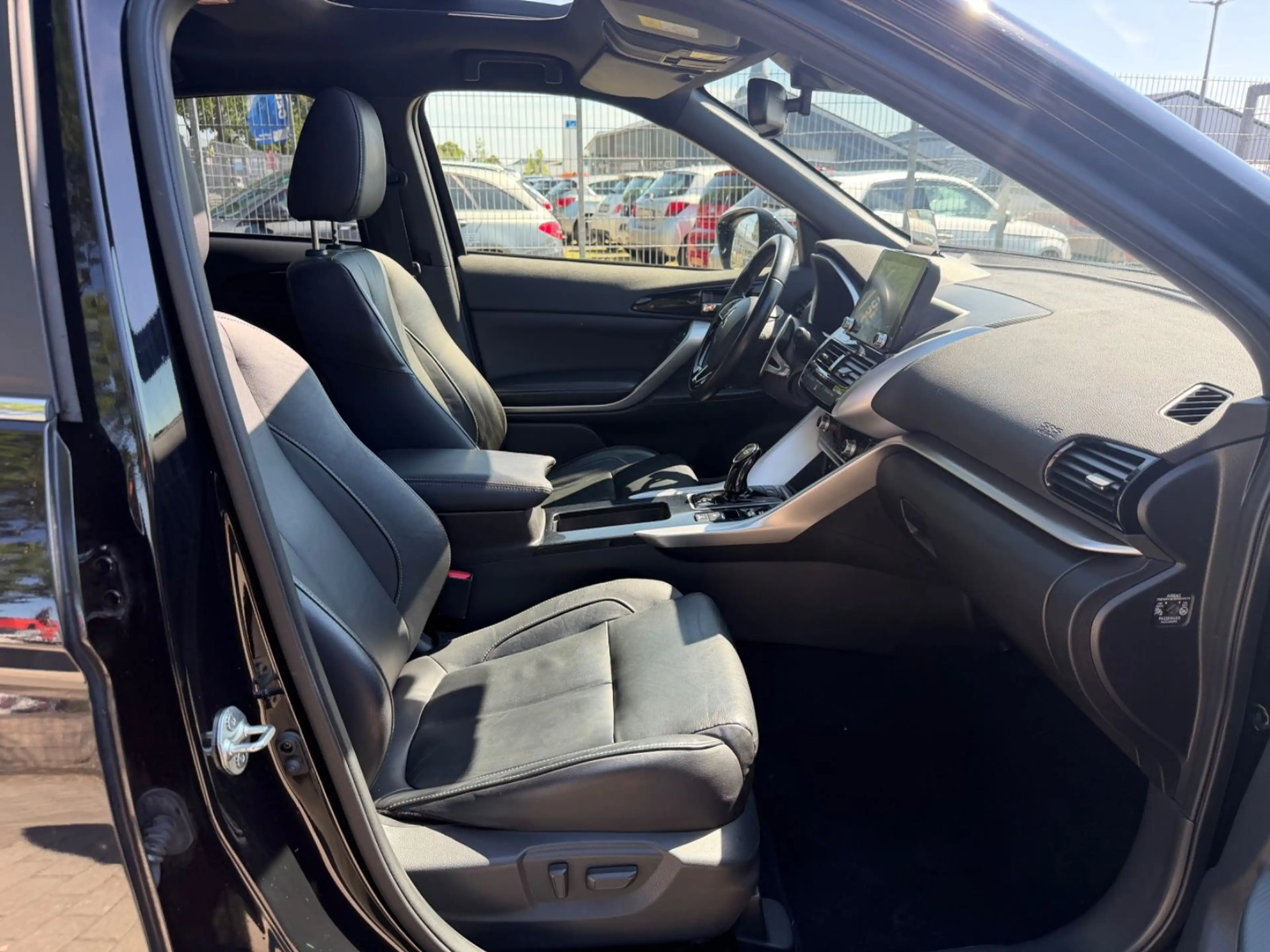 Mitsubishi Eclipse Cross Top Hybrid 4WD HuD 360° LED Pano — photo 14