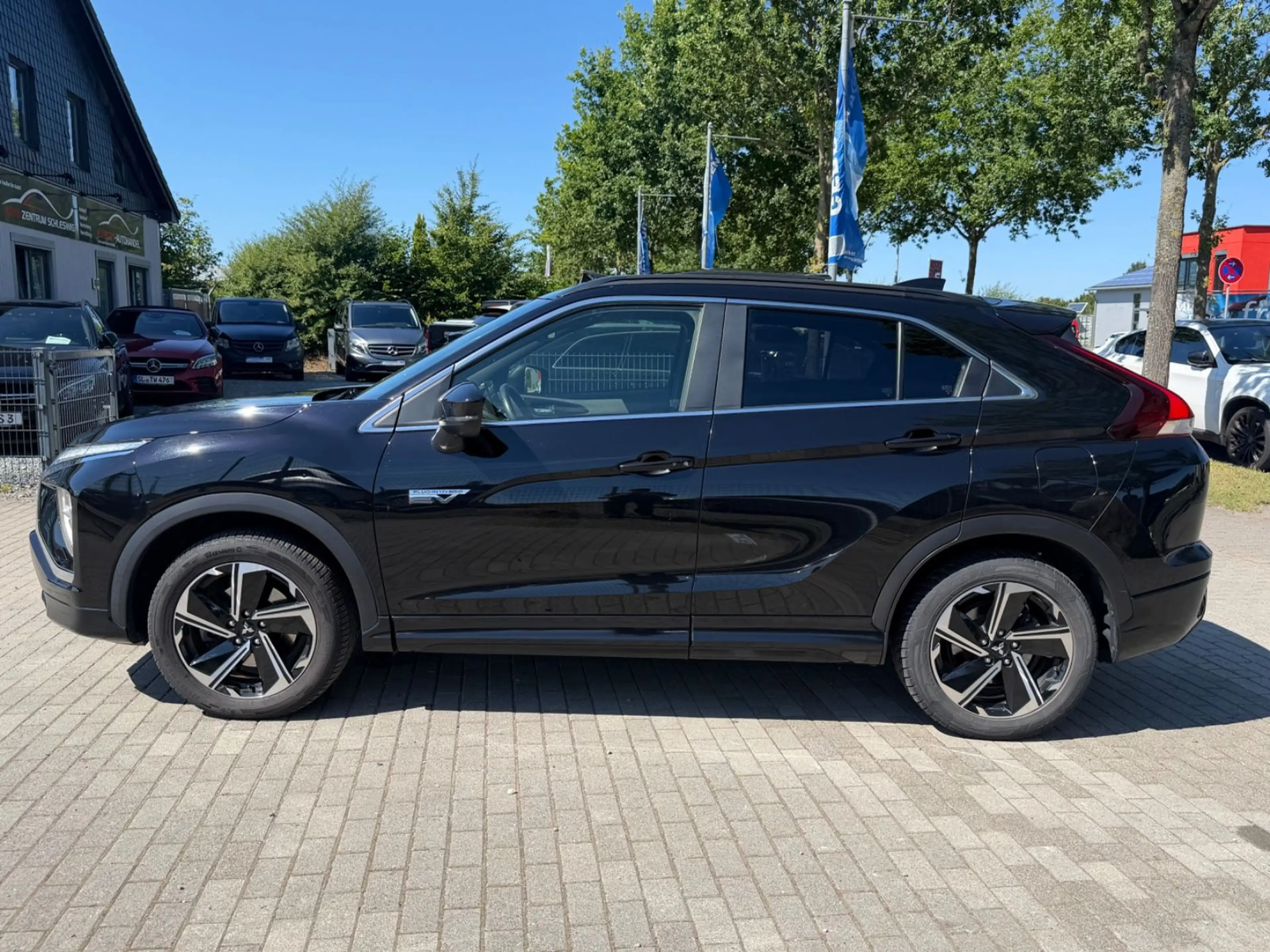 Mitsubishi Eclipse Cross Top Hybrid 4WD HuD 360° LED Pano — photo 9