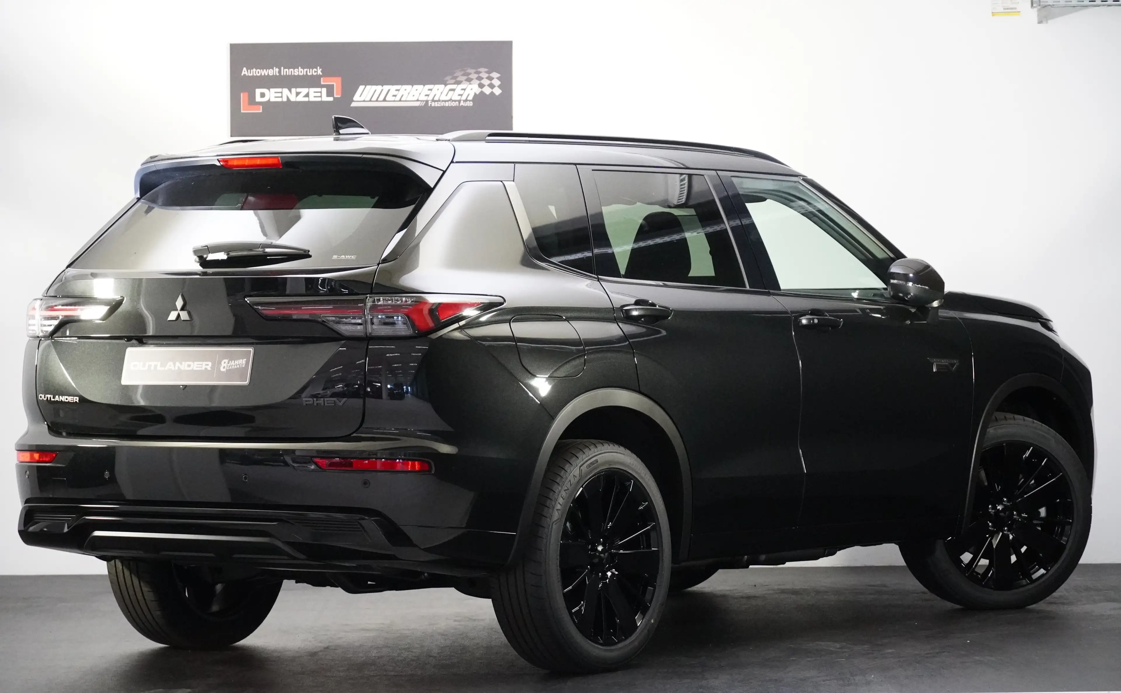 Mitsubishi Outlander Outlander PHEV 4WD Diam.Luxury Black Edt. ab EUR50 — photo 4
