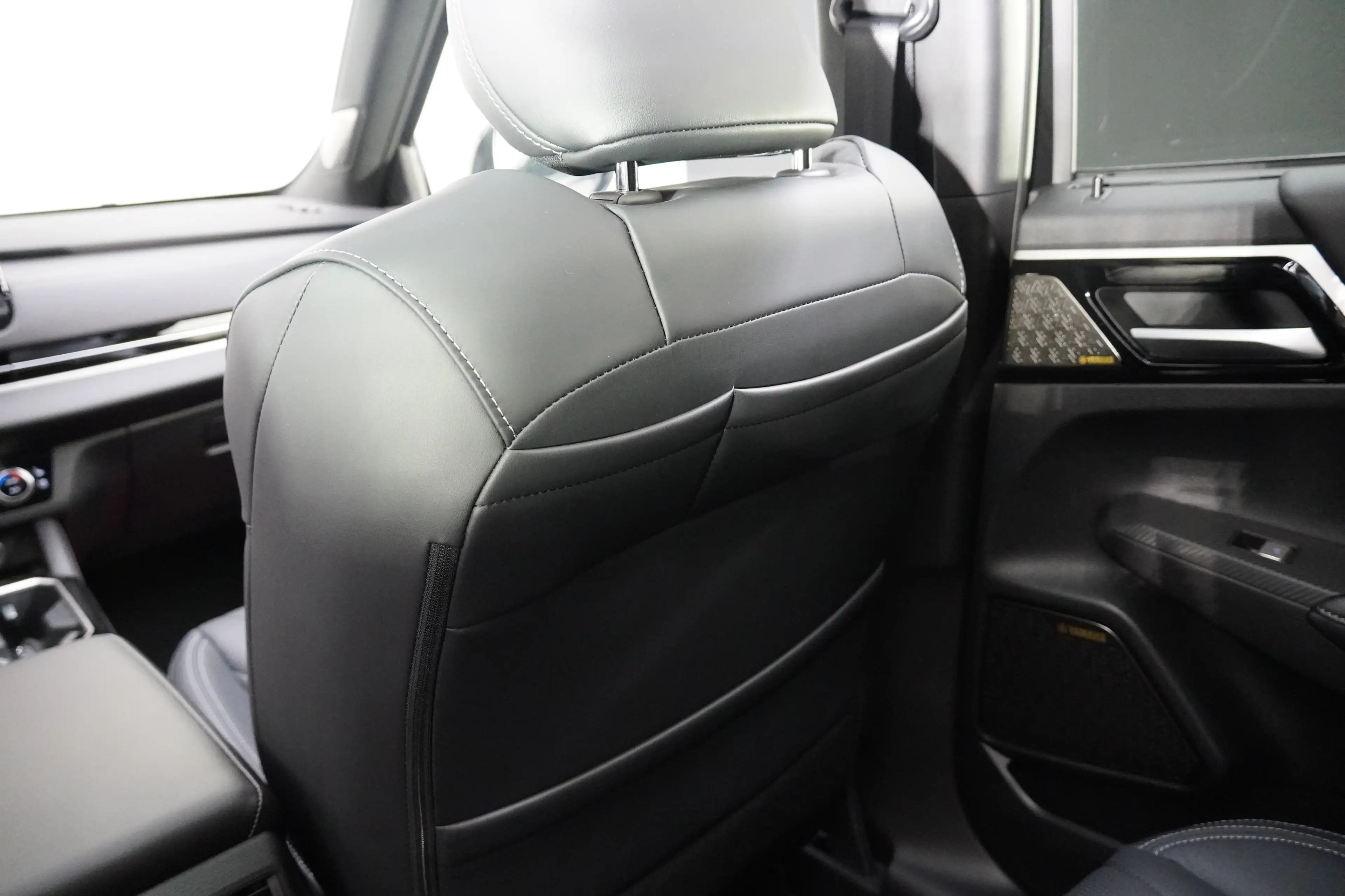 Mitsubishi Outlander Outlander PHEV 4WD Diam.Luxury Black Edt. ab EUR50 — photo 26