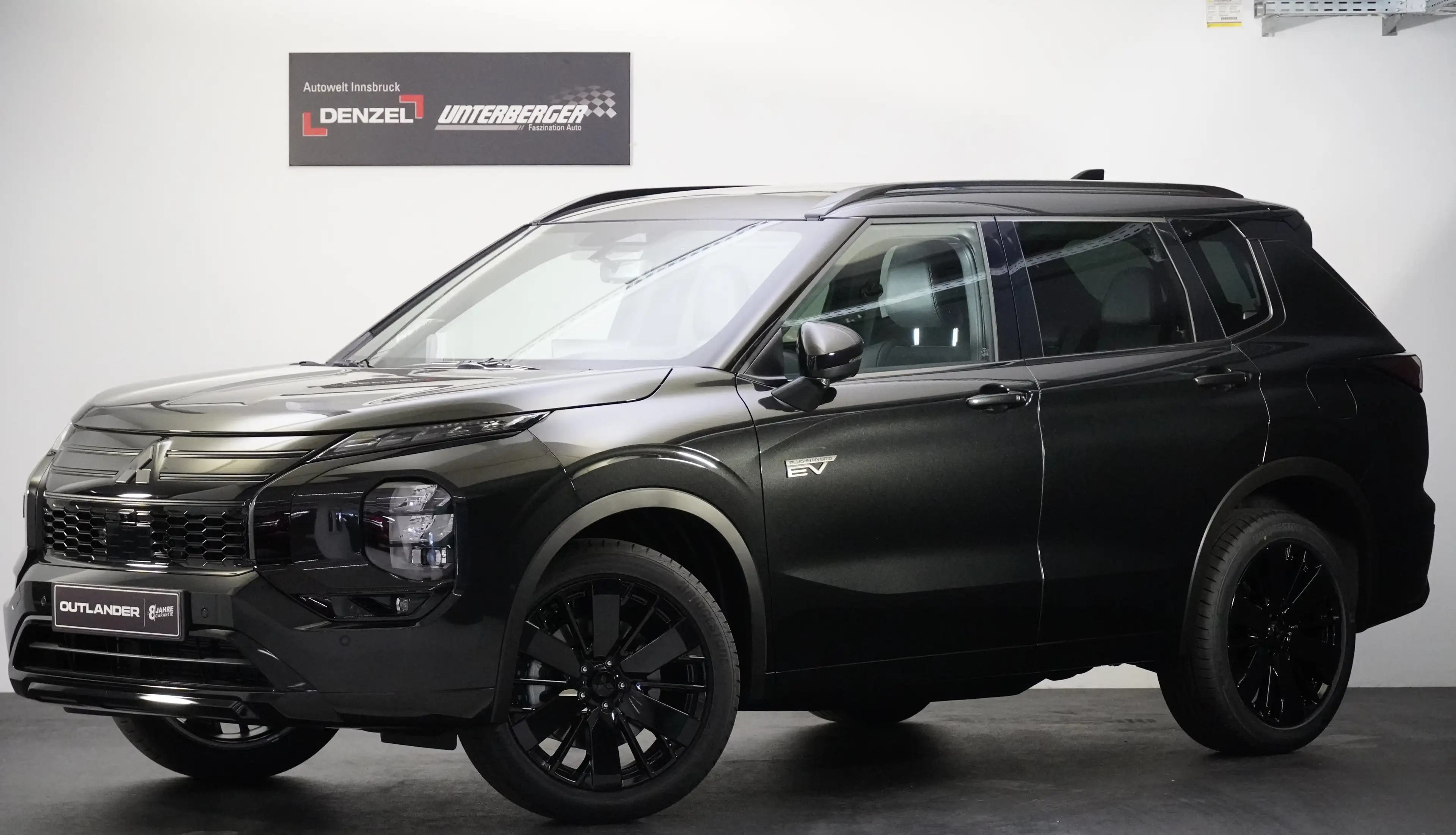 Mitsubishi Outlander Outlander PHEV 4WD Diam.Luxury Black Edt. ab EUR50 — photo 2