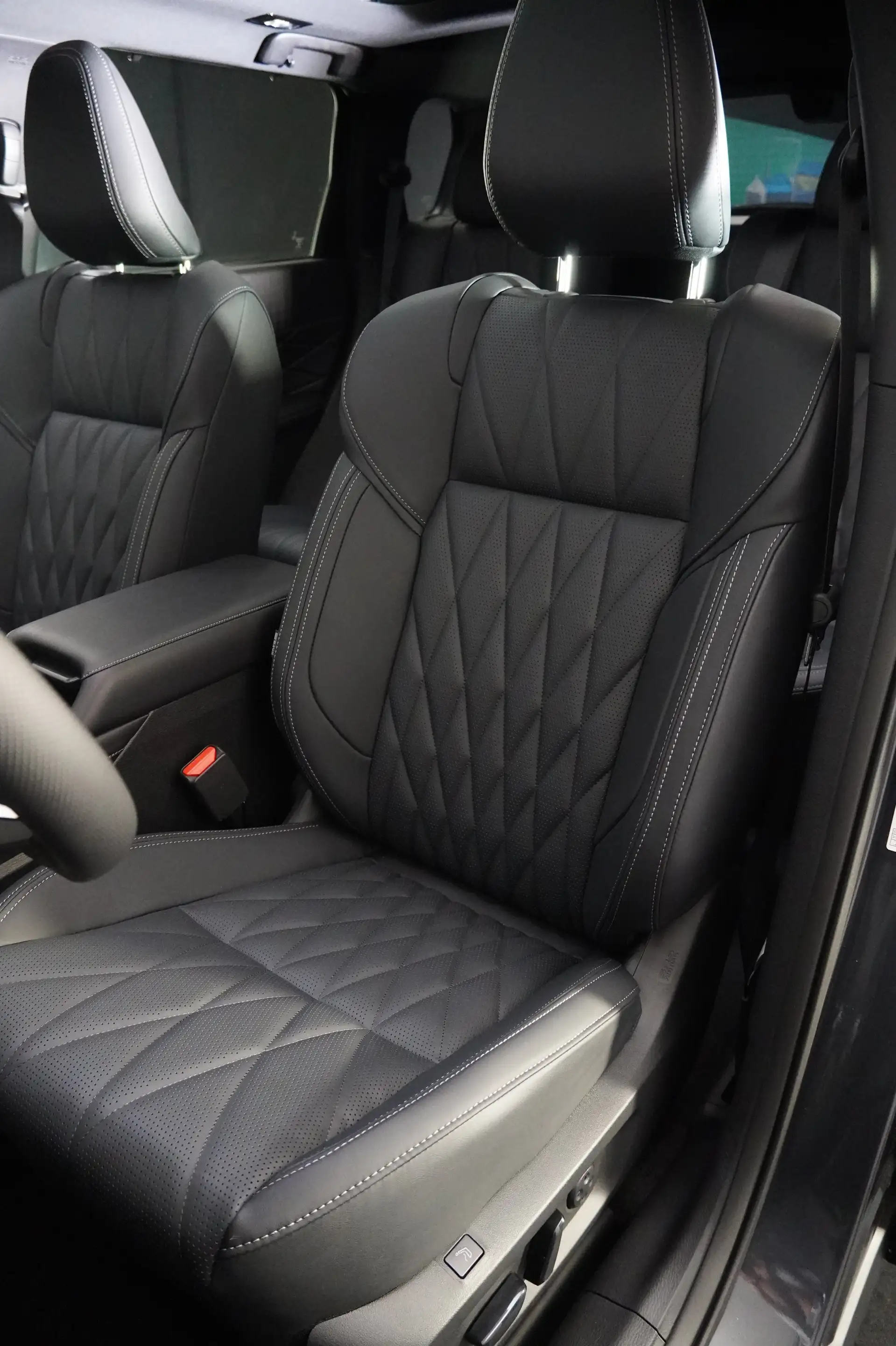Mitsubishi Outlander Outlander PHEV 4WD Diam.Luxury Black Edt. ab EUR50 — photo 9