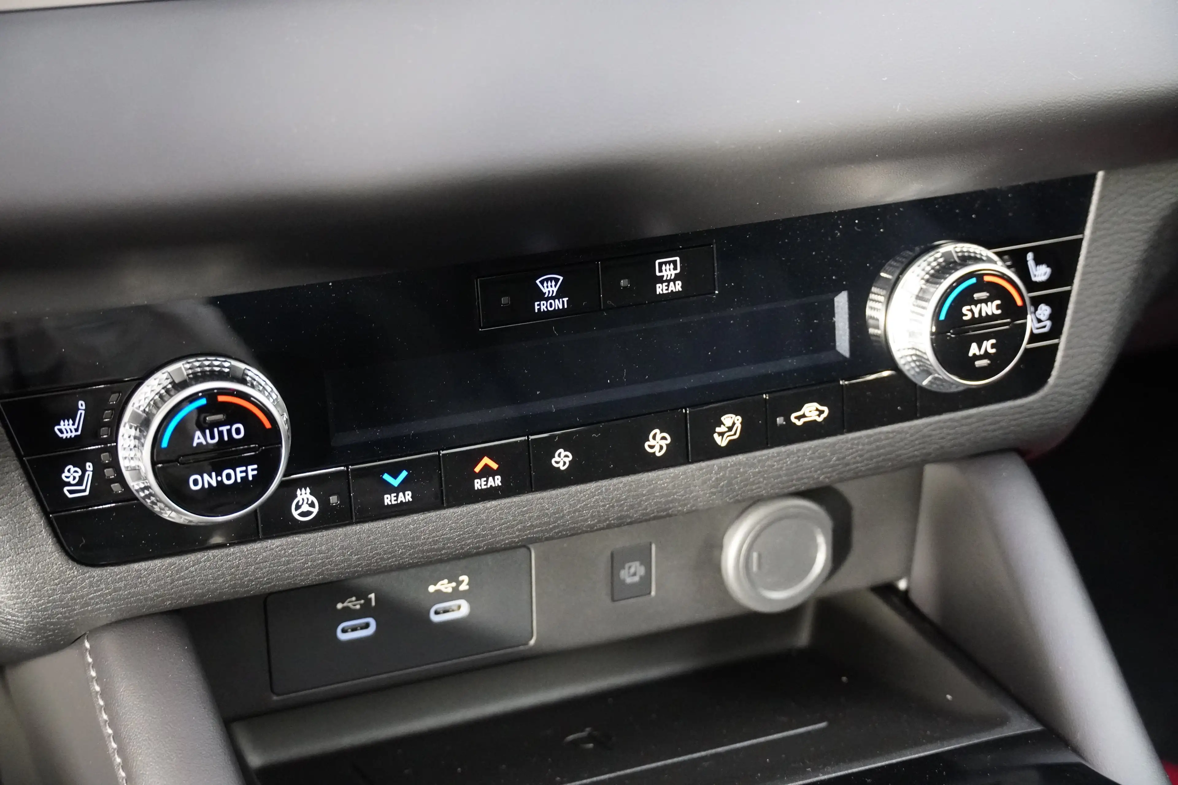 Mitsubishi Outlander Outlander PHEV 4WD Diam.Luxury Black Edt. ab EUR50 — photo 19