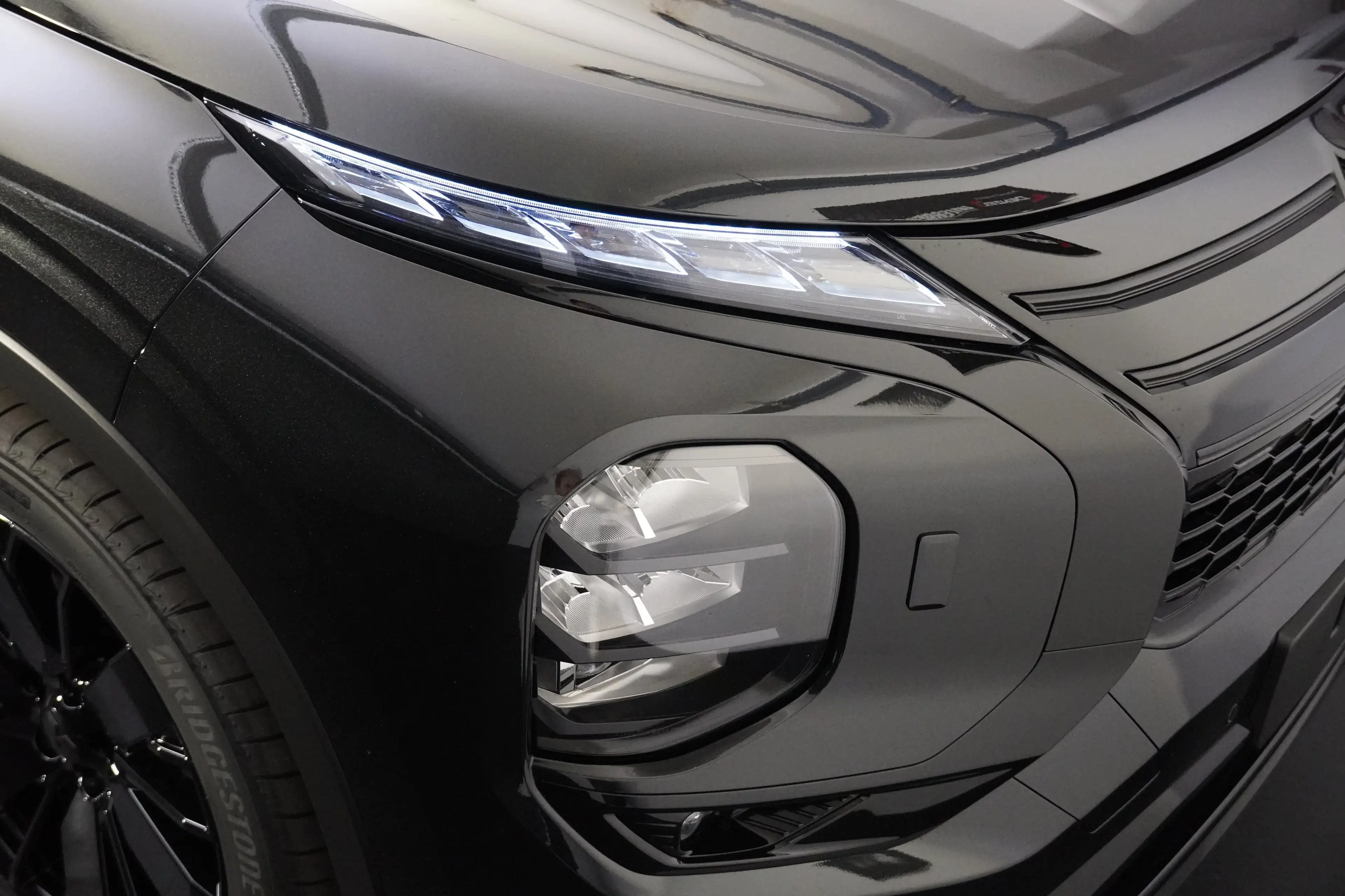 Mitsubishi Outlander Outlander PHEV 4WD Diam.Luxury Black Edt. ab EUR50 — photo 31