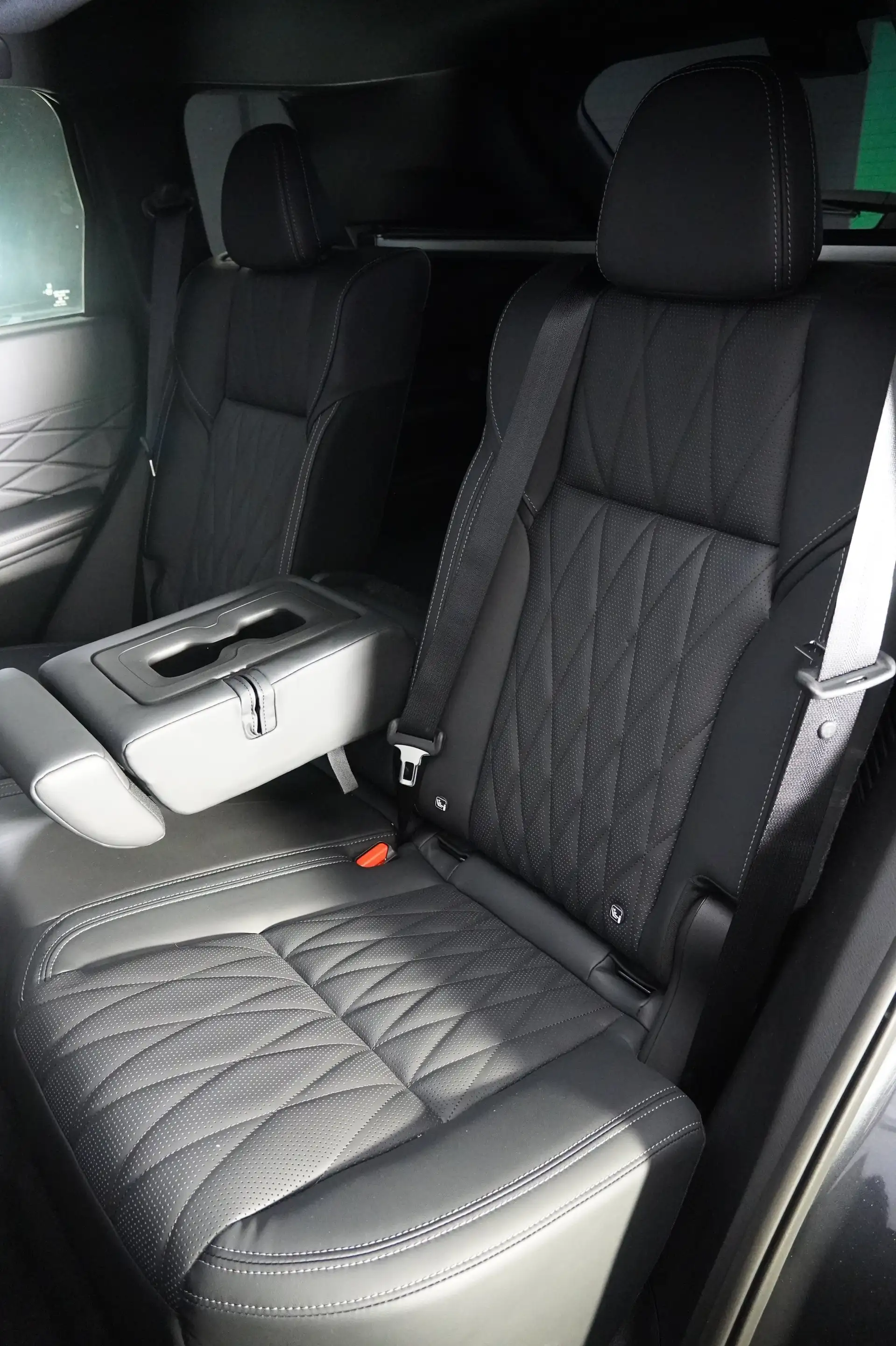 Mitsubishi Outlander Outlander PHEV 4WD Diam.Luxury Black Edt. ab EUR50 — photo 24