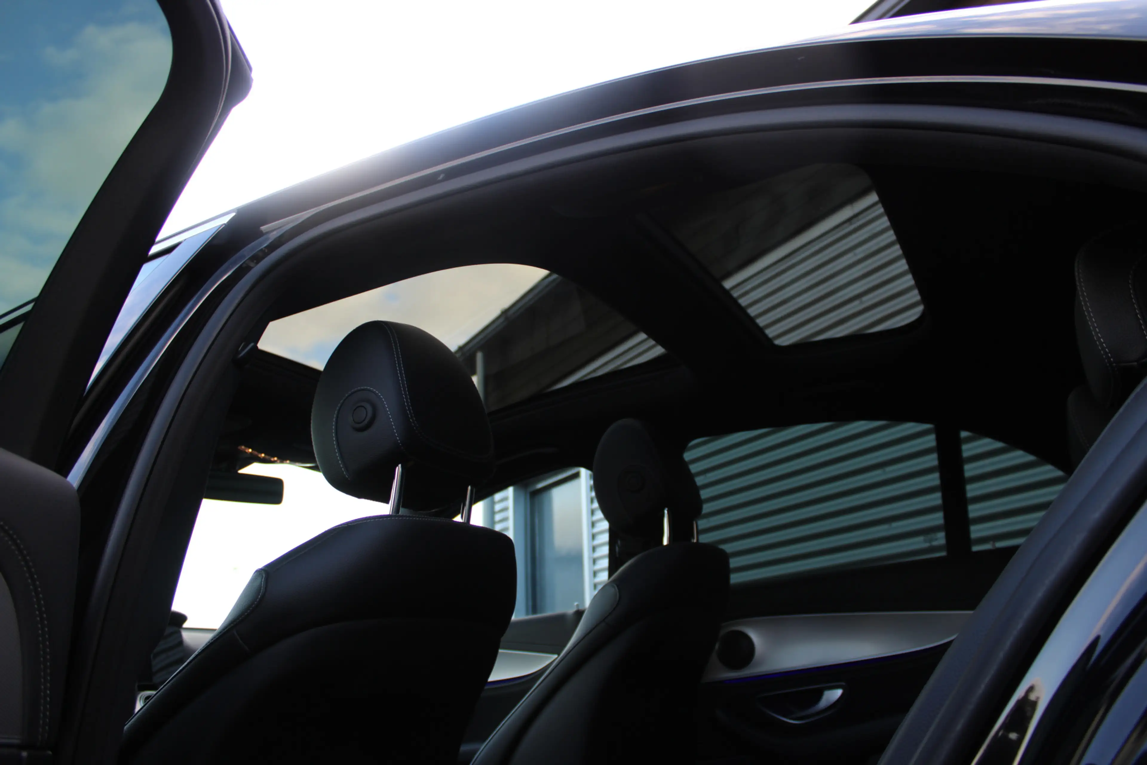 Mercedes-Benz E 200 Prestige Plus AMG panoramadak lage km — photo 5