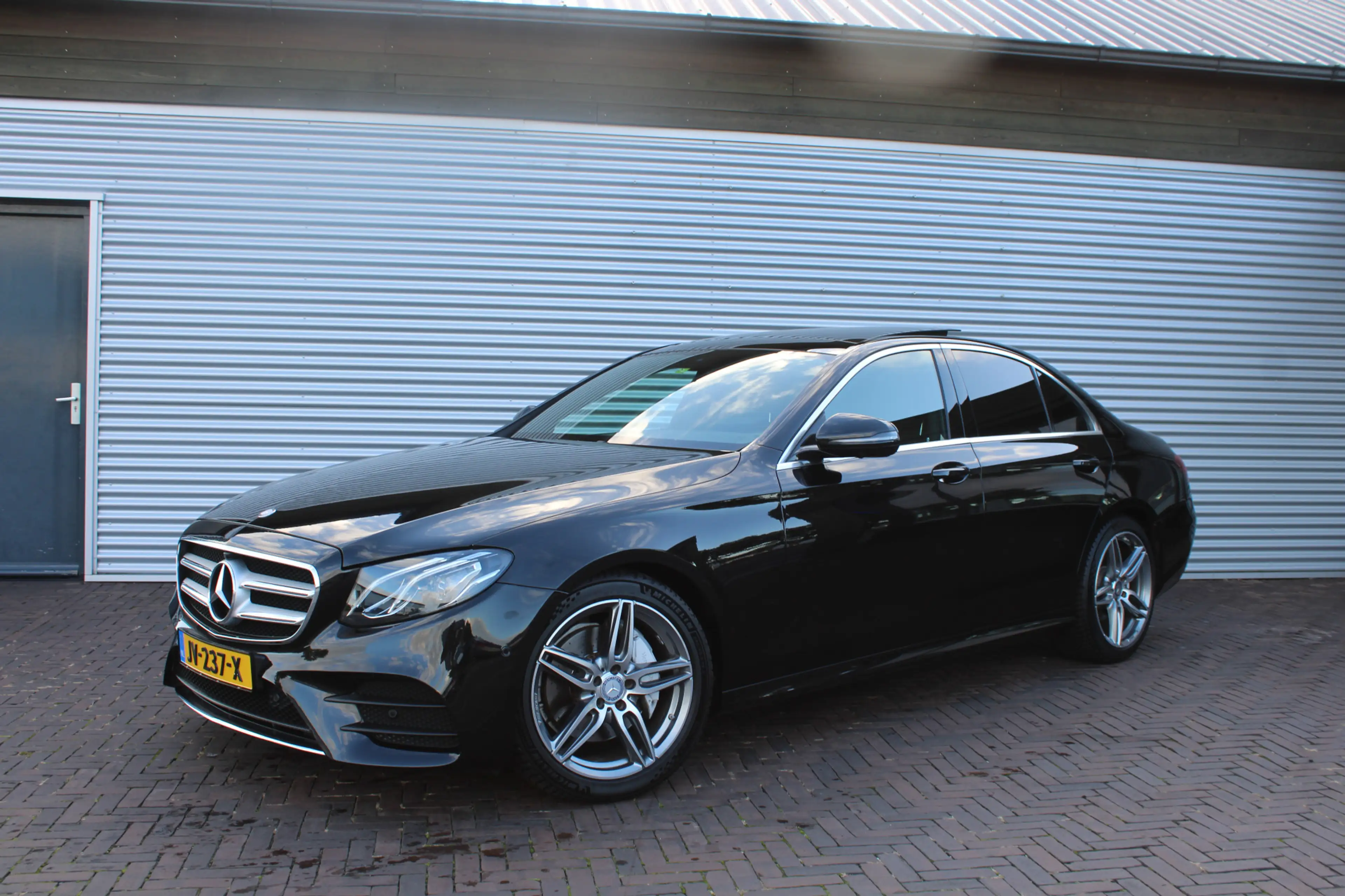 Mercedes-Benz E 200 Prestige Plus AMG panoramadak lage km — photo 2