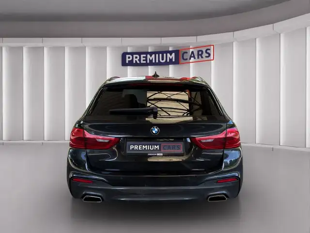 BMW 5 Series view 4