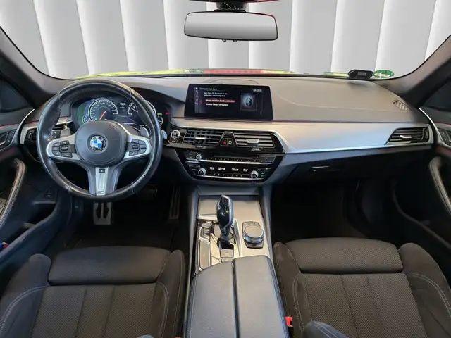 BMW 5 Series view 11