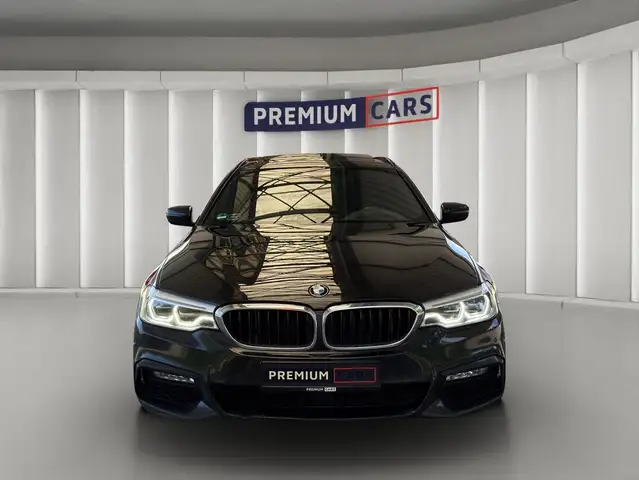 BMW 5 Series view 8