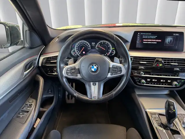 BMW 5 Series view 12