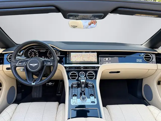 Bentley Continental GT view 3