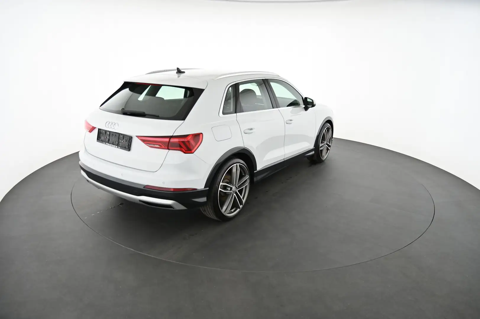 Audi Q3 35 1.5 TFSI S tronic advanced Pickerl NEU Weiß - 2