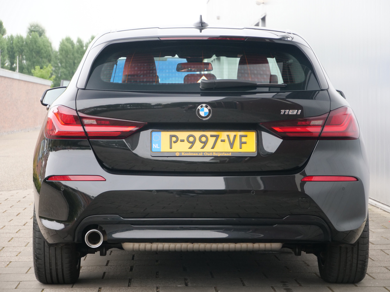BMW 118 1-serie 118i Business Edition 136 Pk Automaat Navi — photo 11