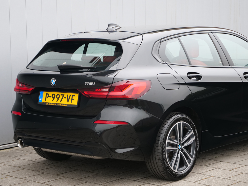 BMW 118 1-serie 118i Business Edition 136 Pk Automaat Navi — photo 8
