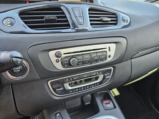 Renault Scenic view 12