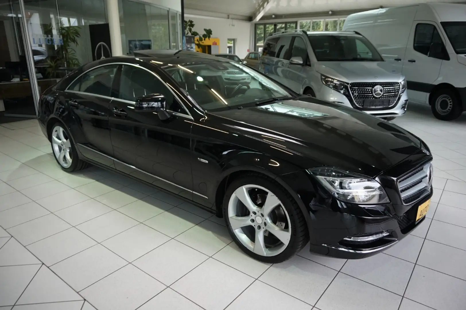 Mercedes-Benz CLS 350 CDI BlueEFFICIENCY Coupé Shz PTS Ambi Schwarz - 1