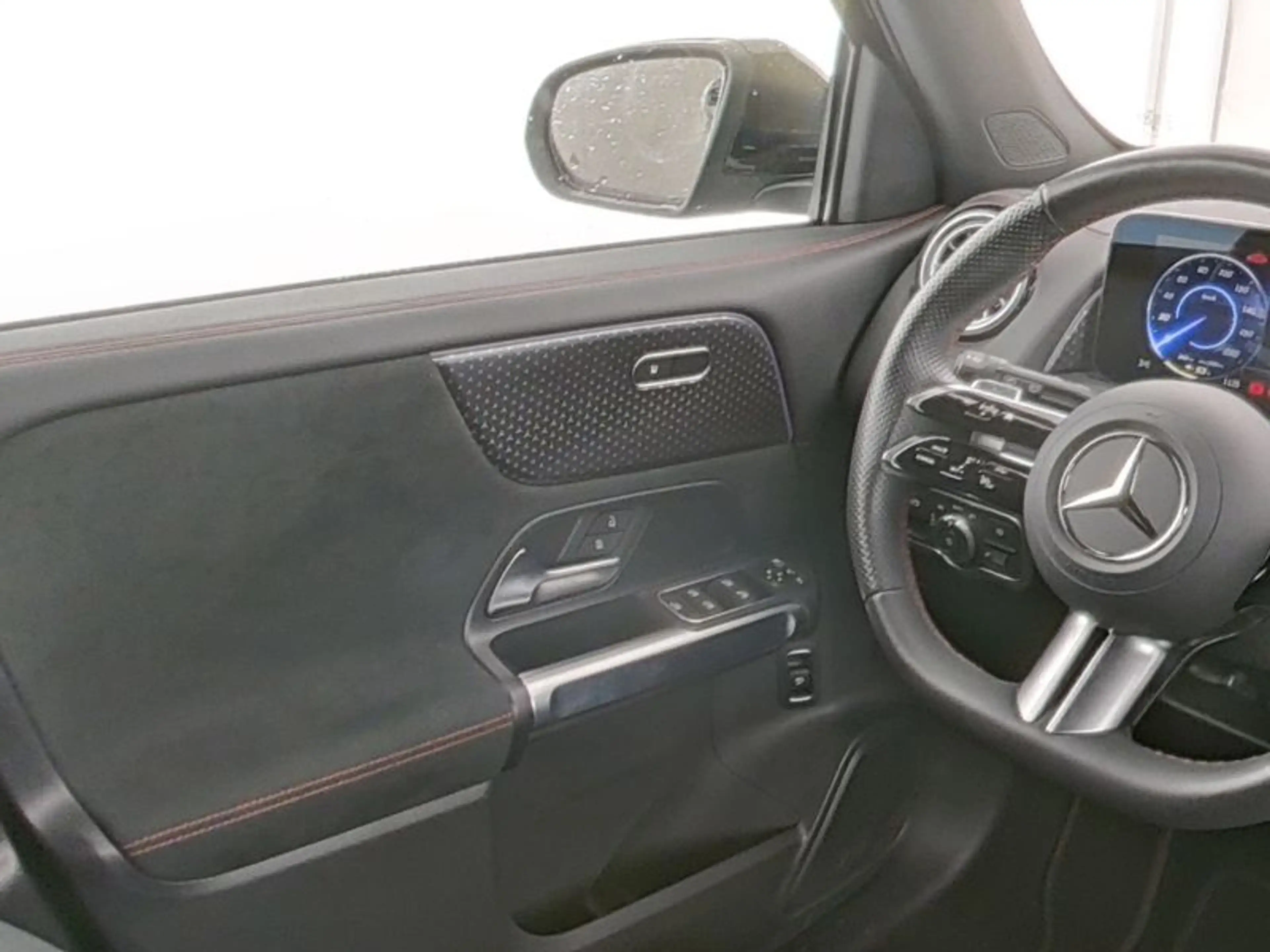Mercedes-Benz EQB 250 250+ AMG Line 71 kWh AMG Line | Night Pakket | Dis — photo 3