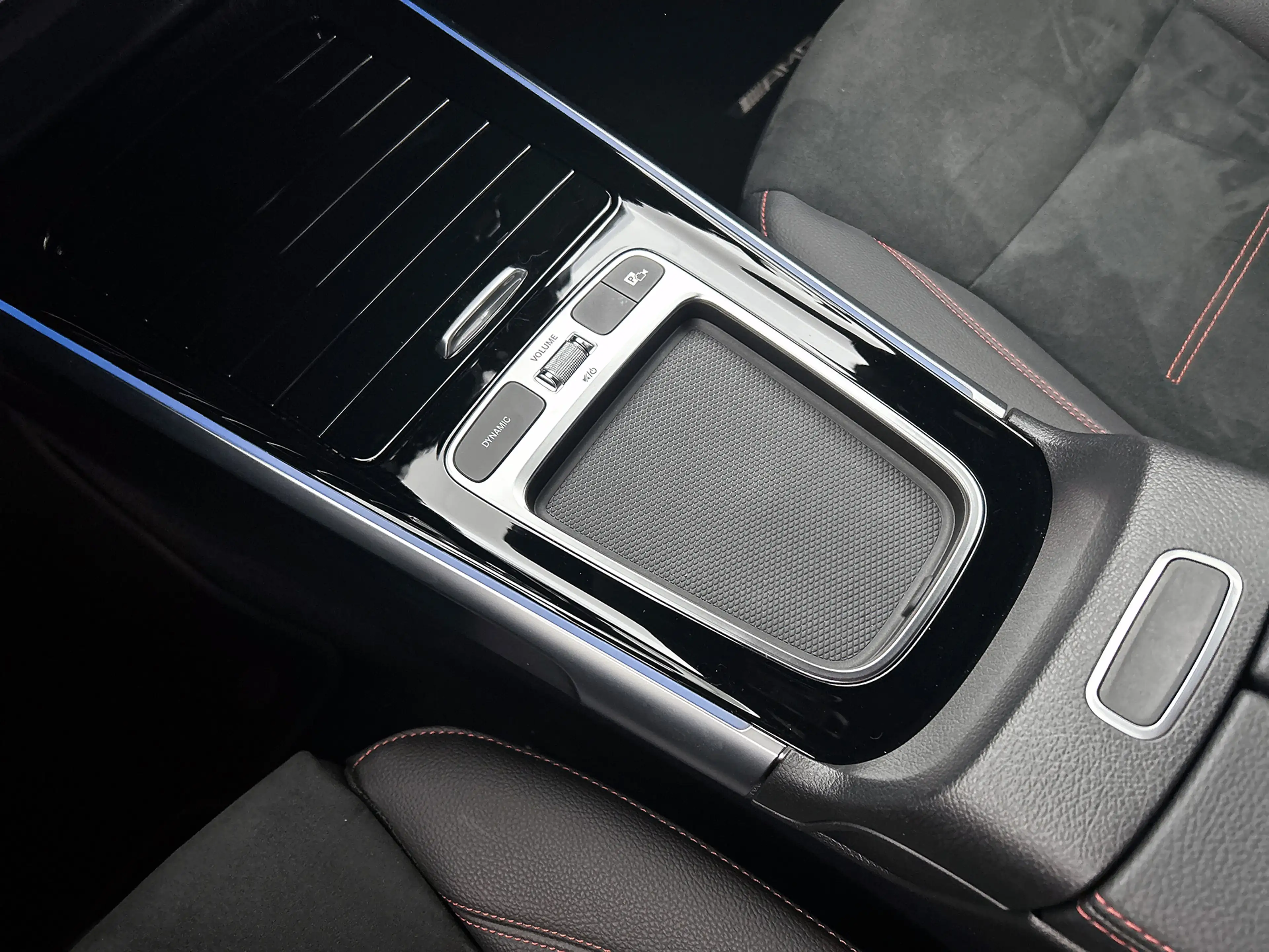 Mercedes-Benz EQB 250 250+ AMG Line 71 kWh AMG Line | Night Pakket | Dis — photo 11
