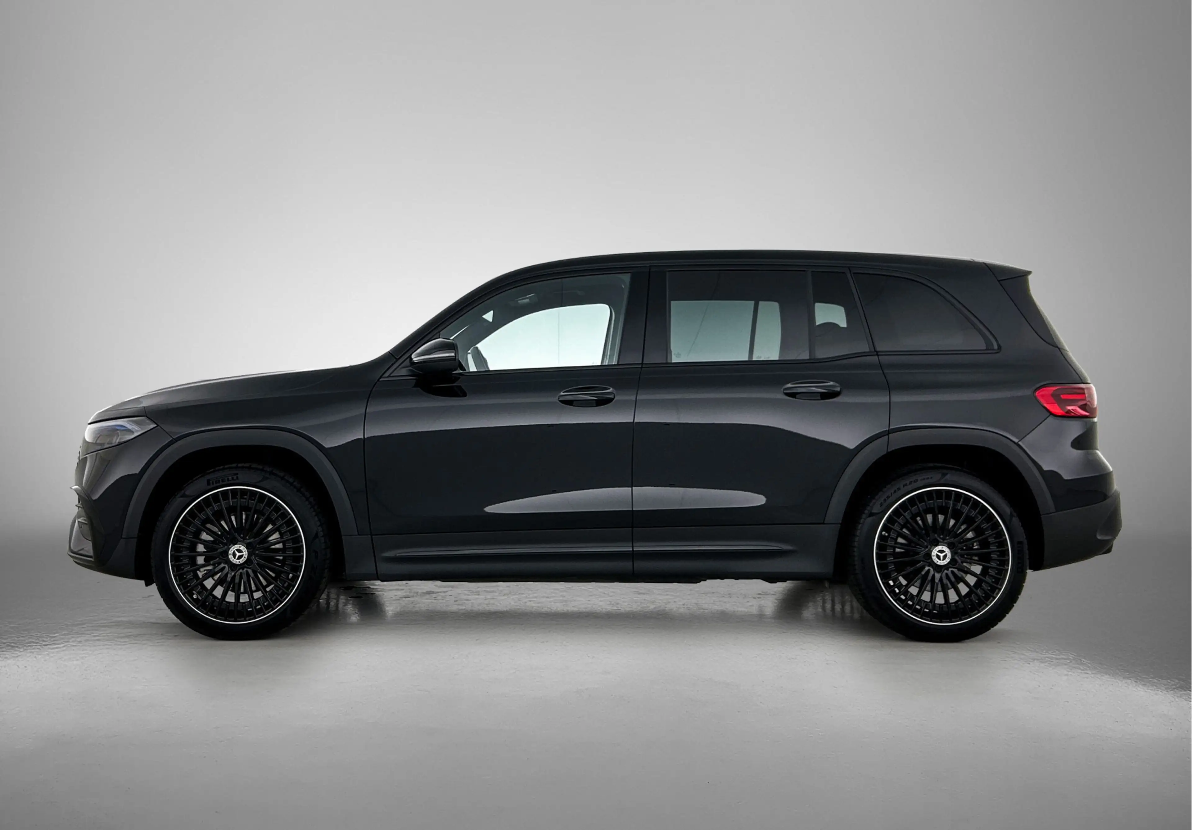 Mercedes-Benz EQB 250 250+ AMG Line 71 kWh AMG Line | Night Pakket | Dis — photo 4