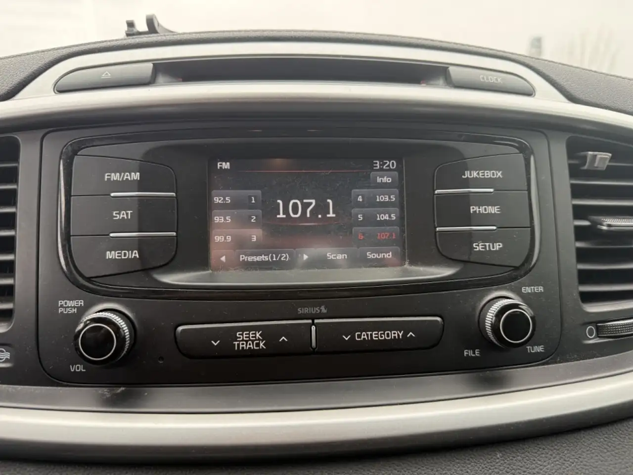 Kia Sorento снимка Kia Sorento
