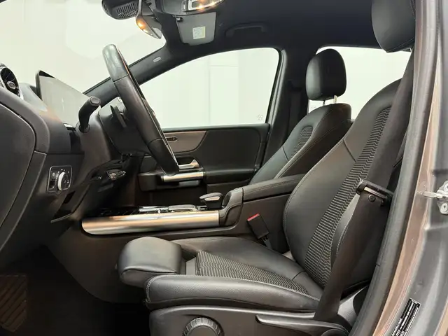 Mercedes-Benz B Class view 12