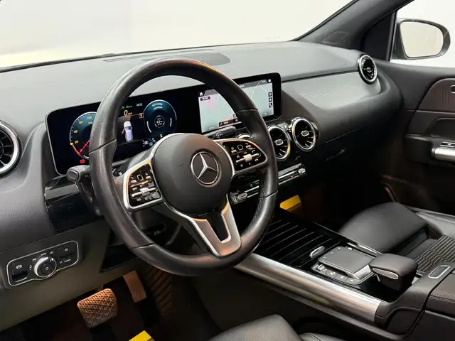 Mercedes-Benz B Class view 11