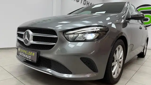 Mercedes-Benz B Class view 9