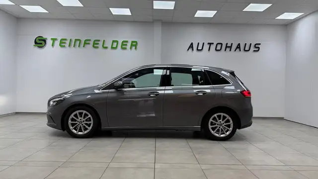Mercedes-Benz B Class view 4