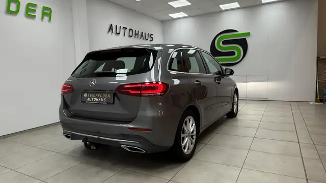 Mercedes-Benz B Class view 5