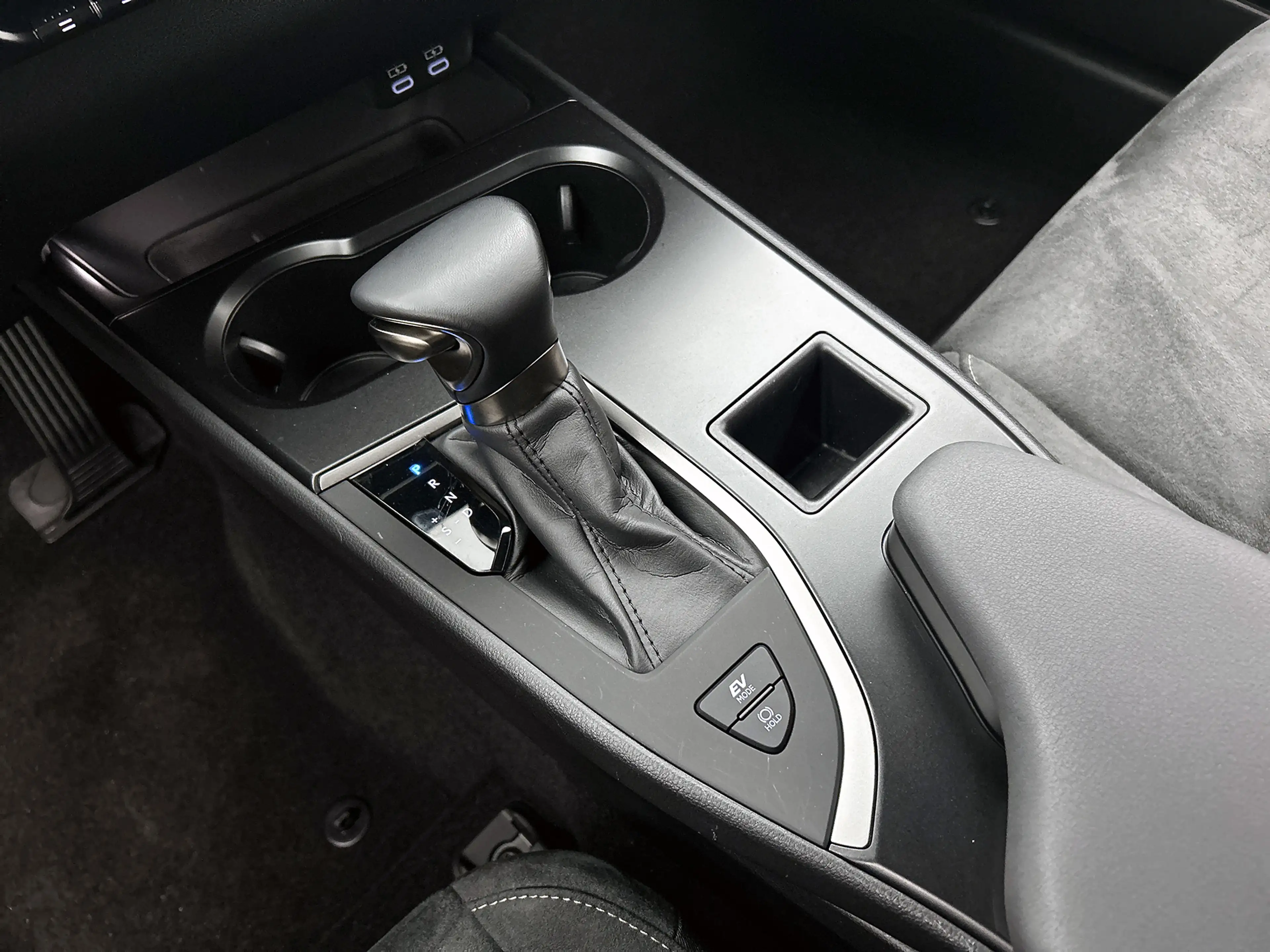 Lexus UX 250h | Dealeronderhouden | Lexus-paasweekend — photo 11