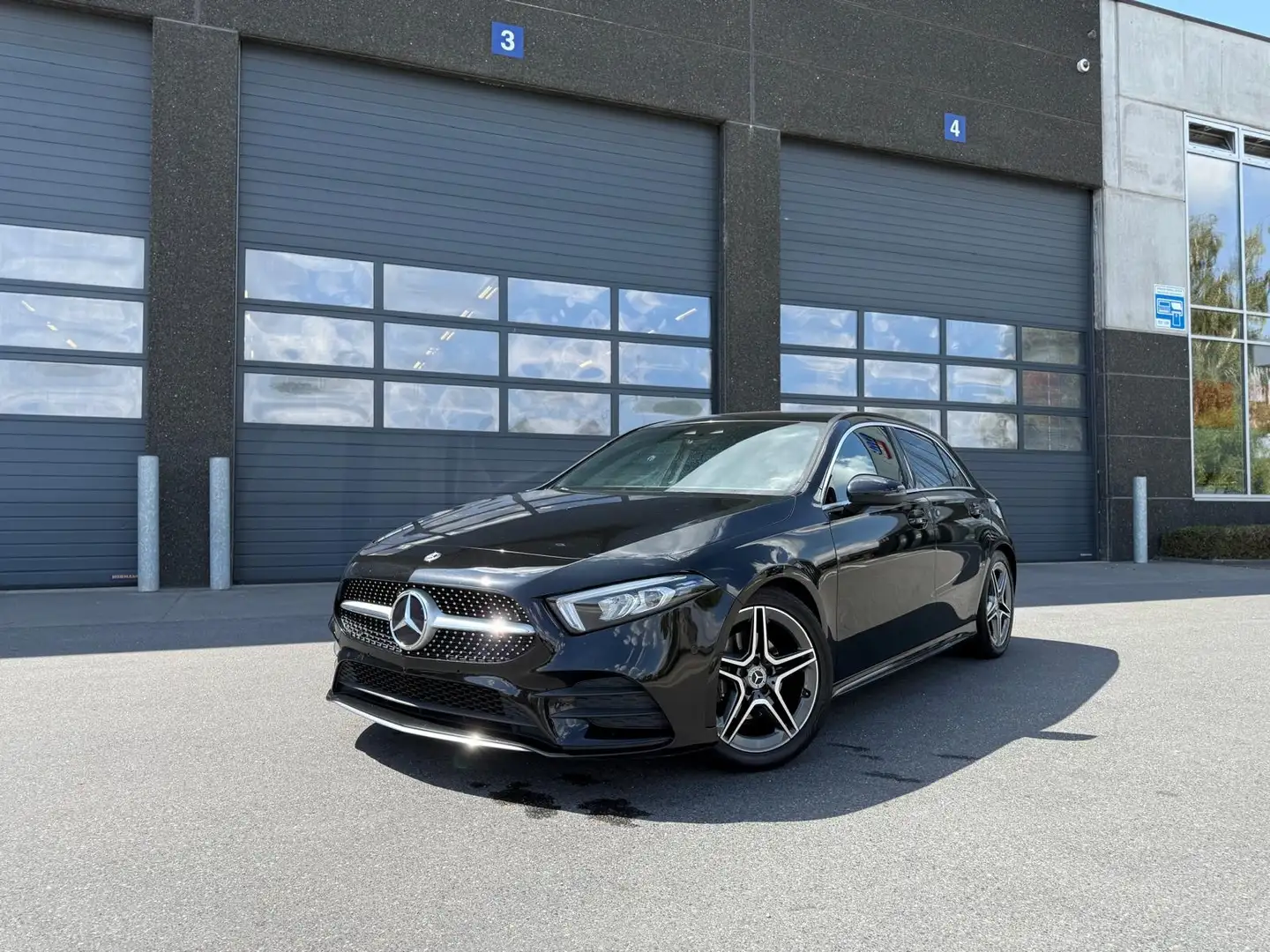 Mercedes-Benz A 180 A 180 d 7G-DCT AMG Line Noir - 1