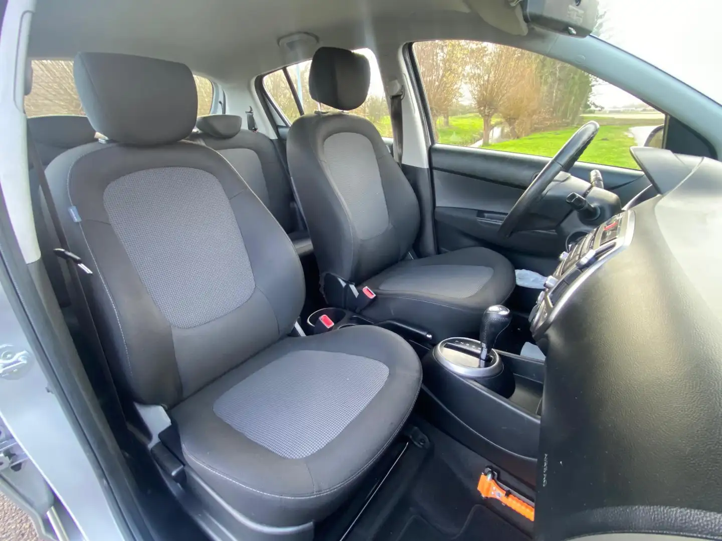 Hyundai i20 1.4i i-Motion Automaat Airco NAP Radio/CD Perfect Grijs - 2