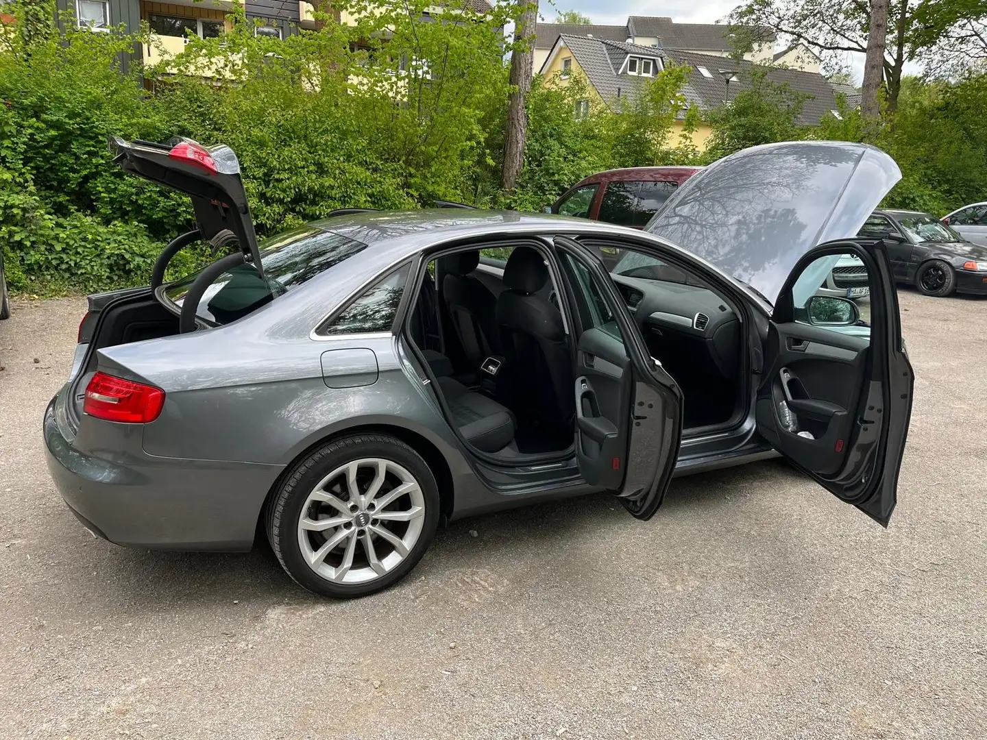 Audi A4 A4 2.0 TFSI flexible fuel Ambition Bi-Xenon Grau - 2