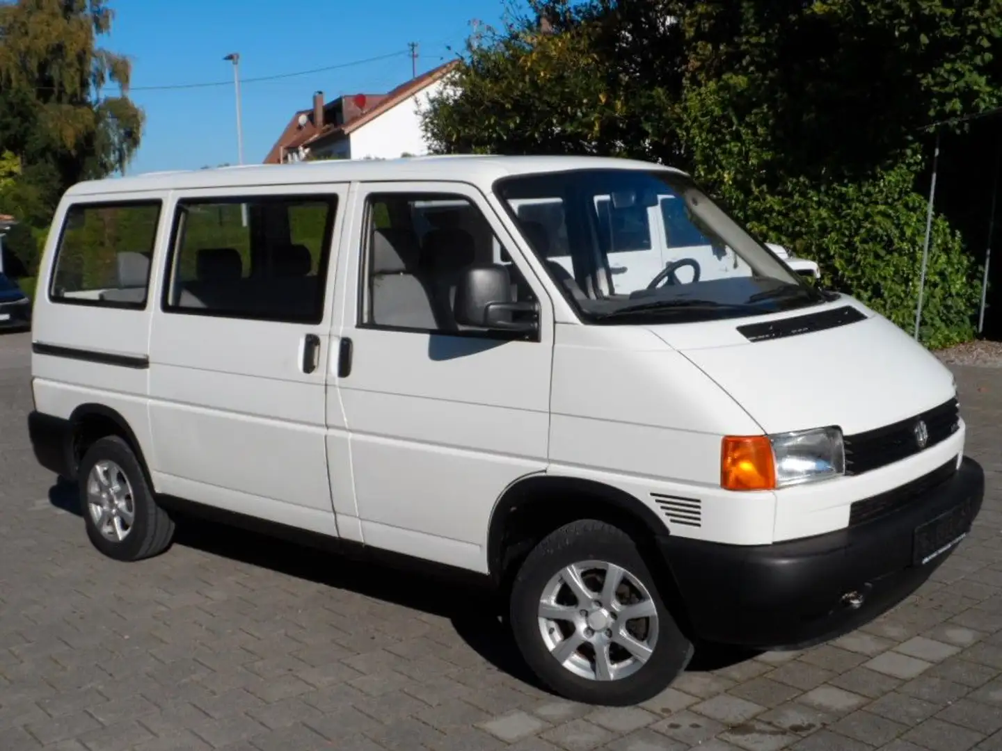 Volkswagen T4 Caravelle Weiß - 1